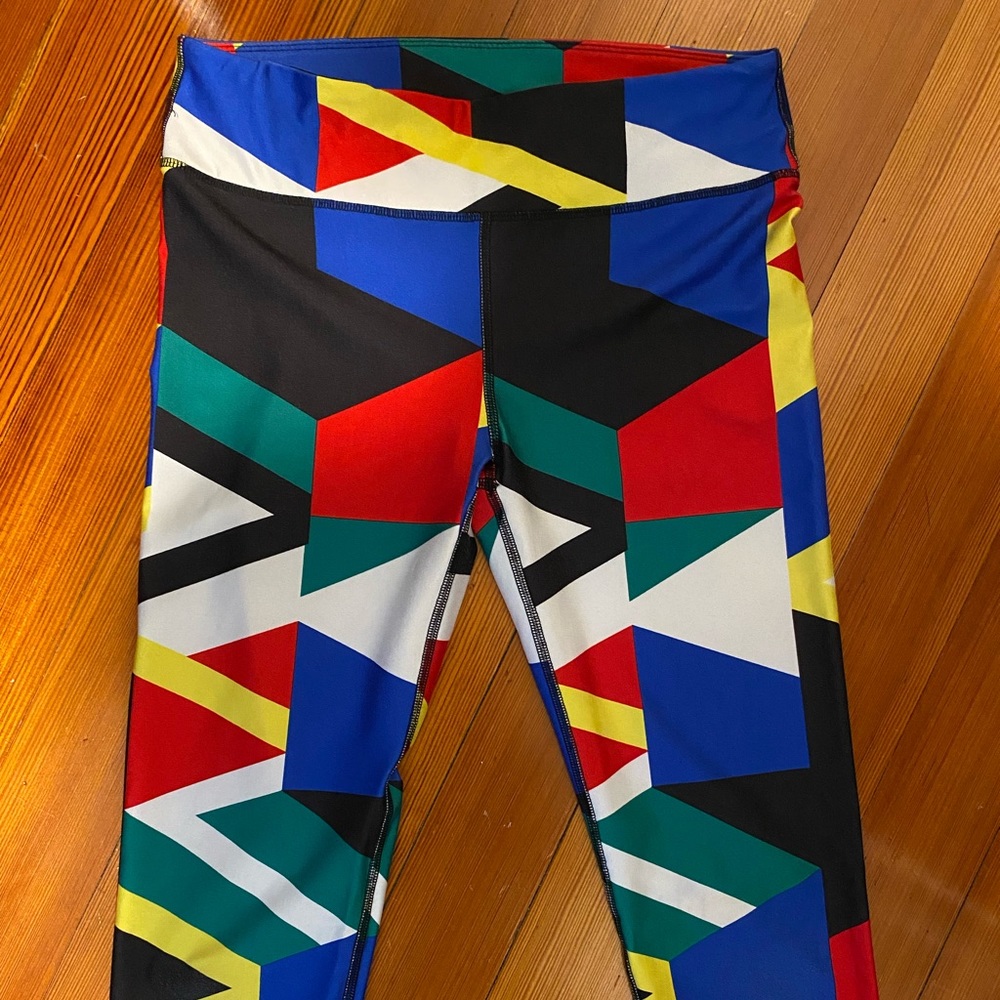 Fabletics women’s Capri leggings multi colored